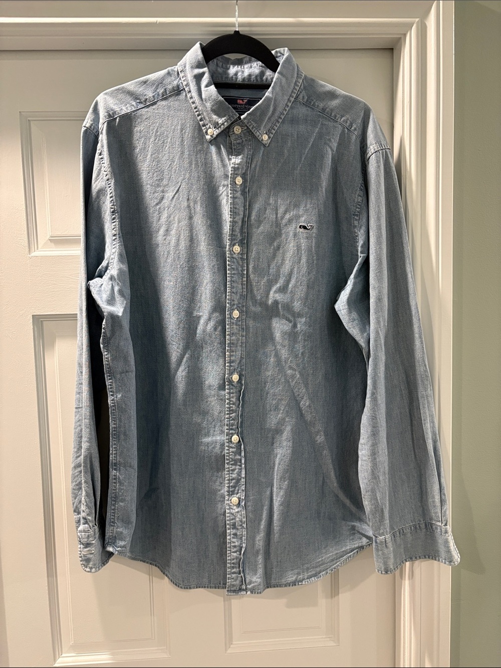 Vineyard Vines Light L Blue Denim Button-Down Shirt Men’s or Oversized Women’s